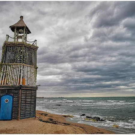 Fairytale Tiny House On The Beach * Vama Veche