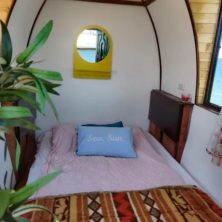 Fairytale Tiny House On The Beach *