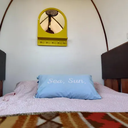 Fairytale Tiny House On The Beach * Vama Veche